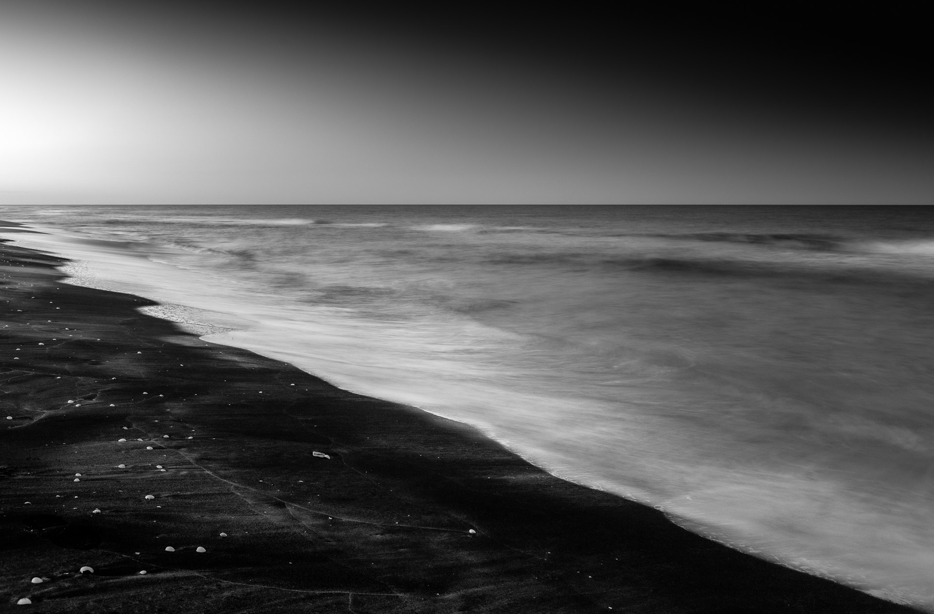 Spiaggia Cesine, black and white long exposure photography